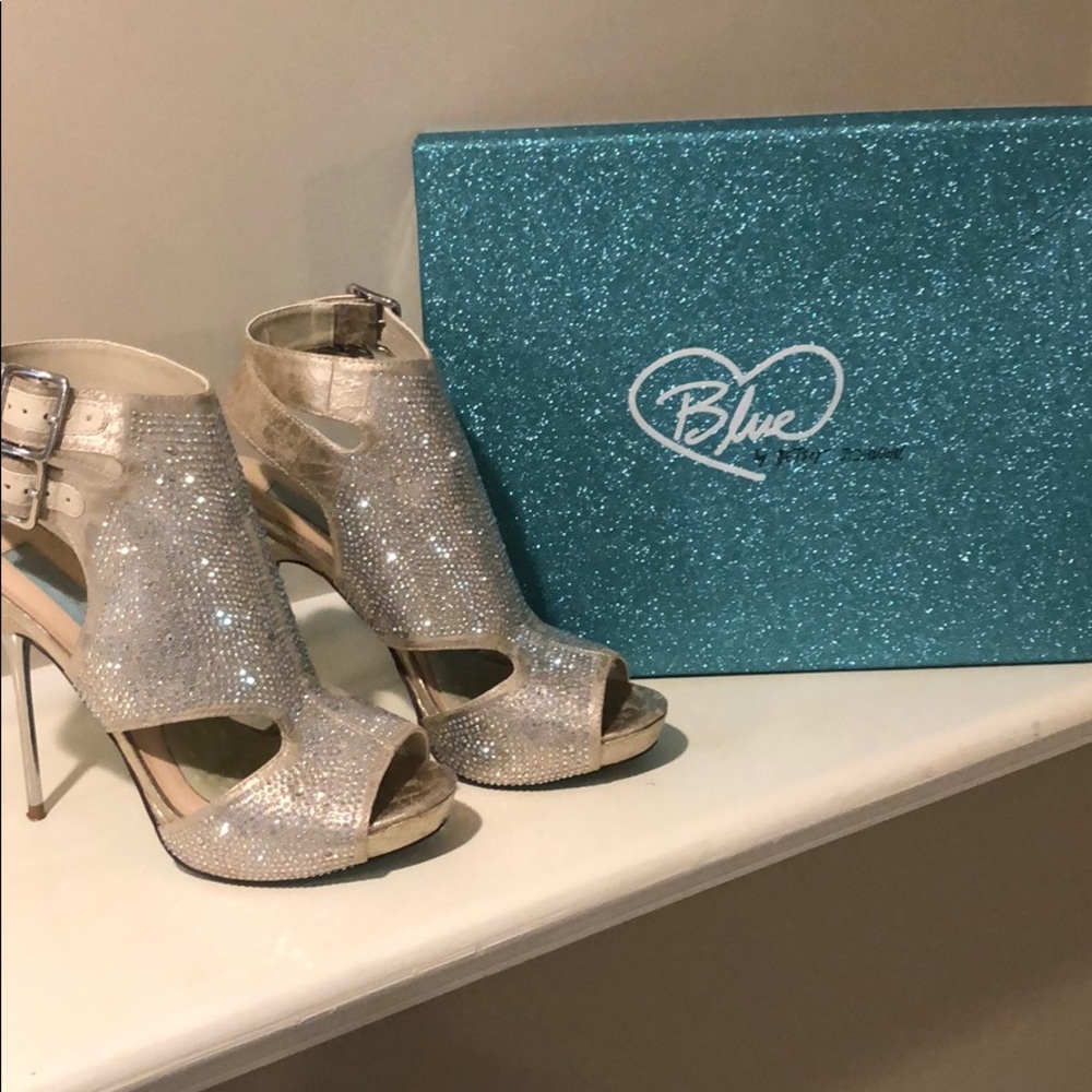 Betsey Johnson Blue - Crepe in Champagne